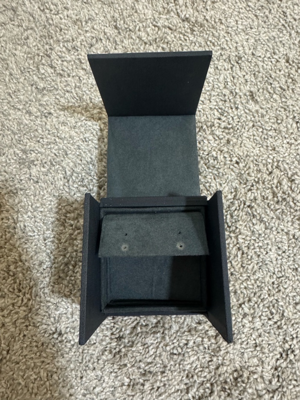 David Yurman Earring Box - Picture 3 of 3